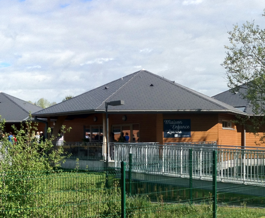 Construction d’une Maison de l’Enfance à Montignac – ALSH, crèche, relais d’assistantes maternelles et espaces communs conçus par ABC Architecture