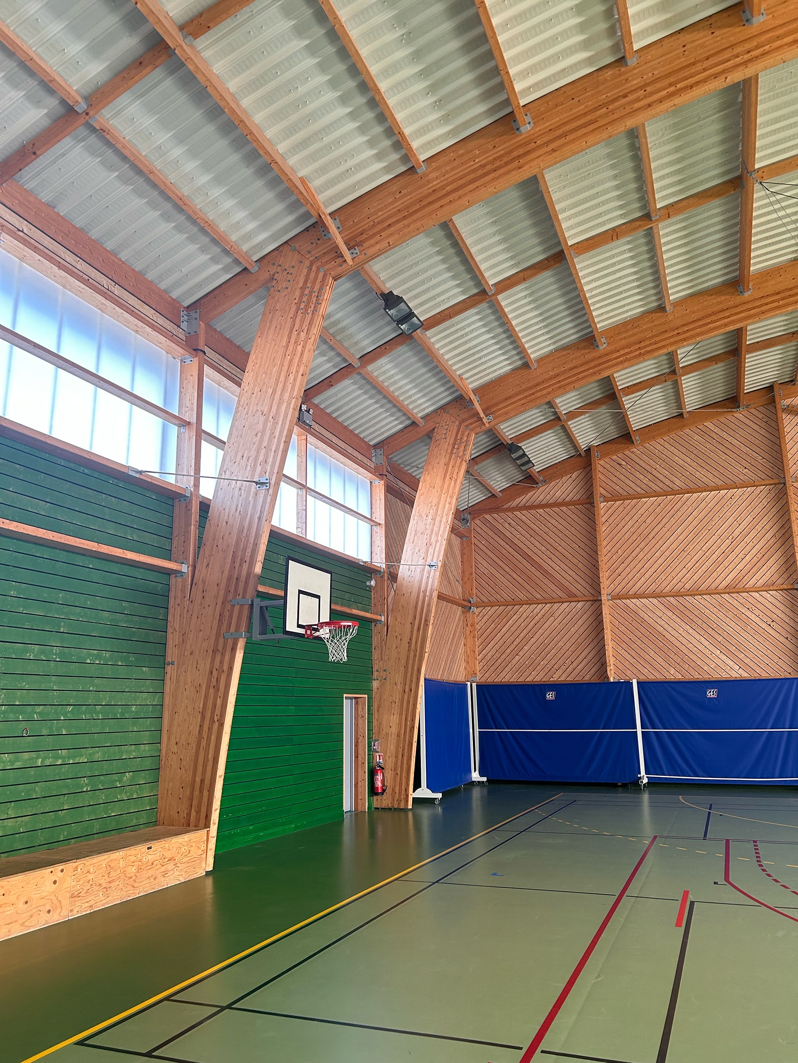 construction gymnase bois Saint-Jory