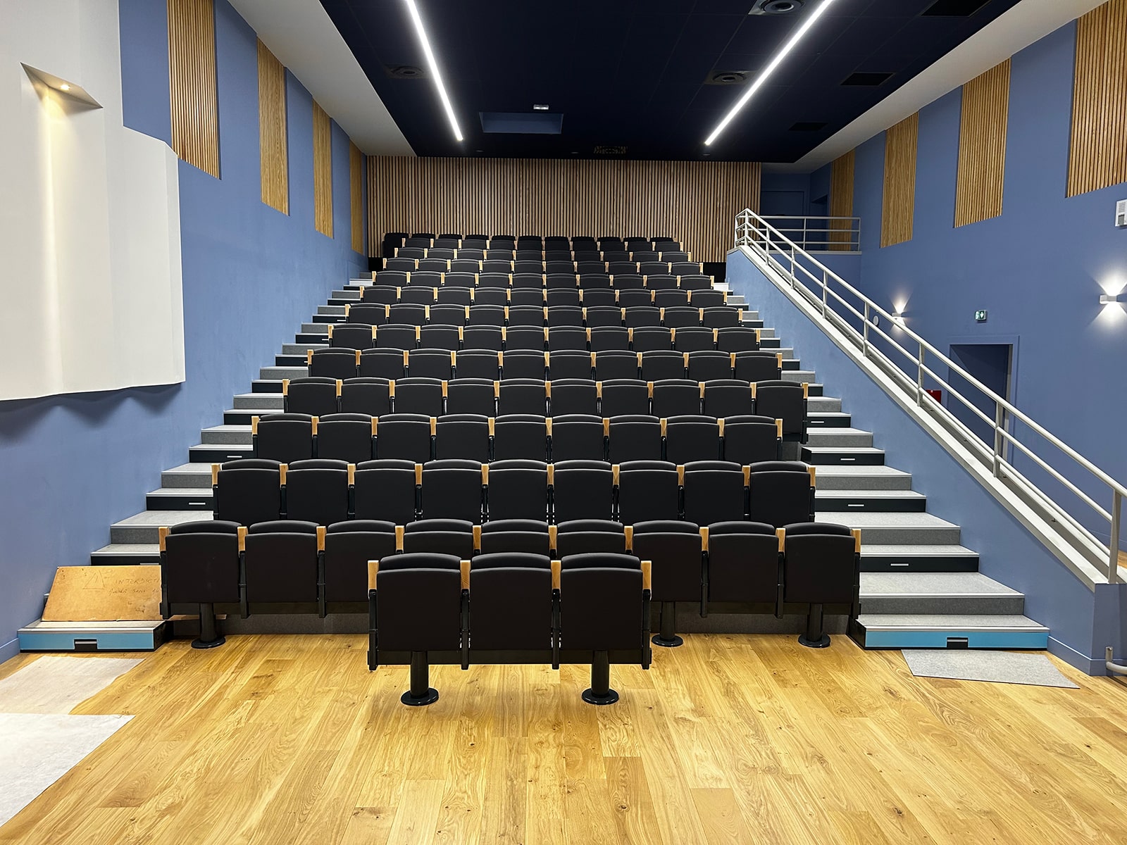 Construction de la Maison de la culture de Saint-Jory