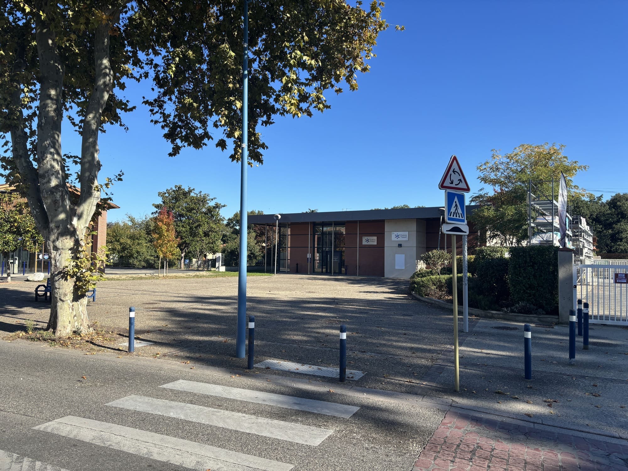 Extension et réhabilitation du site Pôle Emploi à Castelginest – bâtiment tertiaire durable et fonctionnel conçu par ABC Architecture